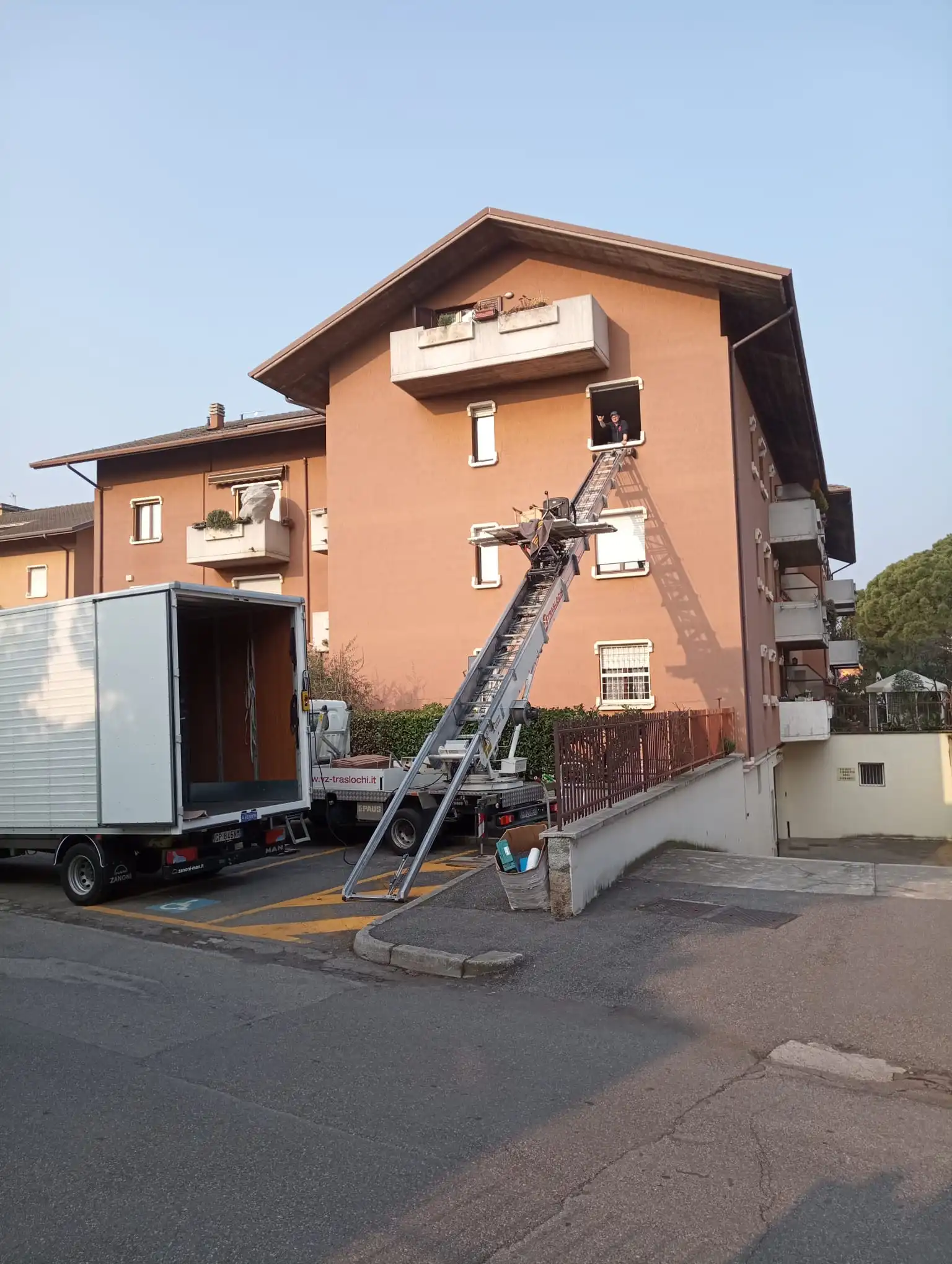 Autoscala in facciata